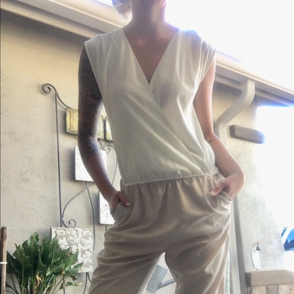 NWT Guess silk jumpsuit - Picture 3 of 8